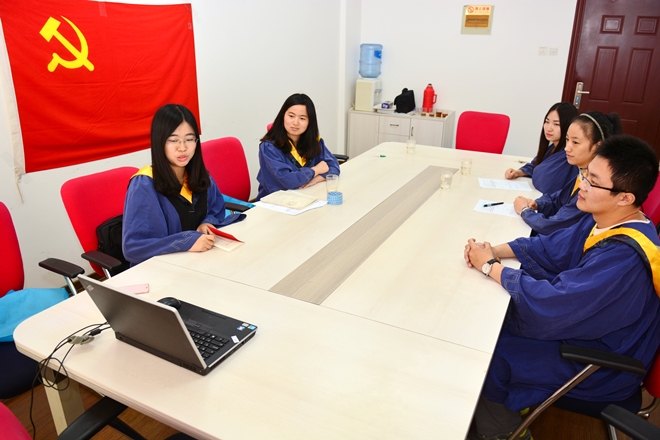 “两学一做·带着使命学和做”——生物工程学院学生党支部开展专题组织生活会（二）