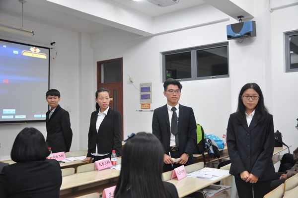 【学生活动】2015届新生辩论赛决赛正式打响