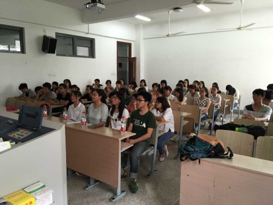【学生活动】我院联谊互助中心举办“ 励志青春，诚信我行 ”宣讲会