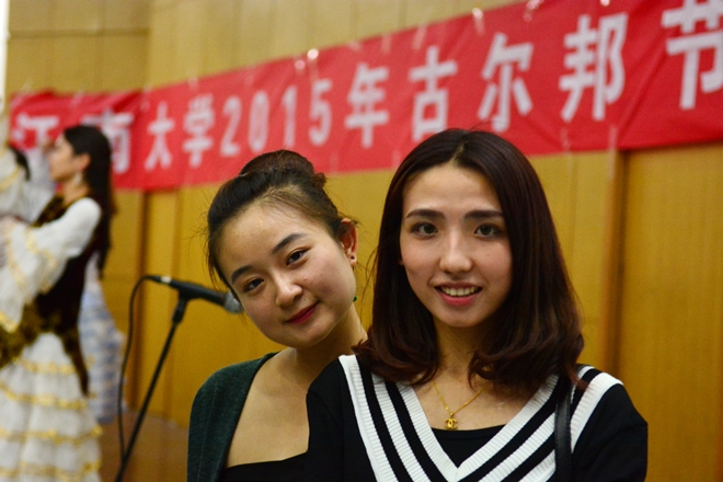 【民族团结】古尔邦节上的小提琴手