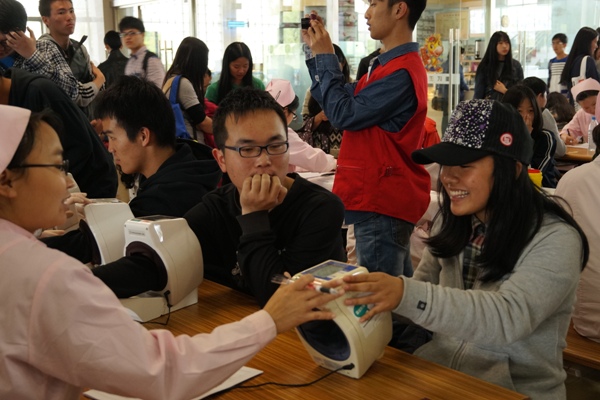 【学生活动】生工学子无偿献血，托起生命的太阳