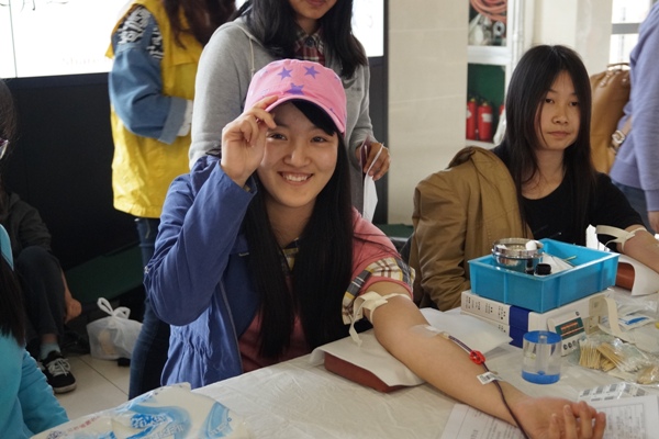 【学生活动】生工学子无偿献血，托起生命的太阳