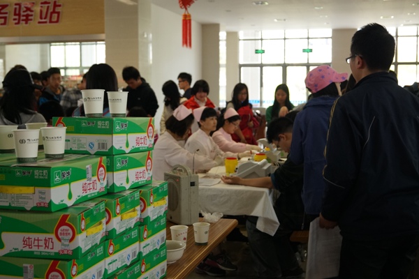 【学生活动】生工学子无偿献血，托起生命的太阳