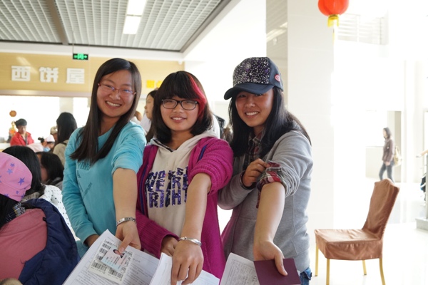 【学生活动】生工学子无偿献血，托起生命的太阳