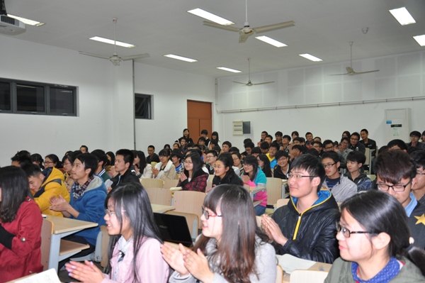 【学生活动】团队精神讲座，生工学子表现活跃